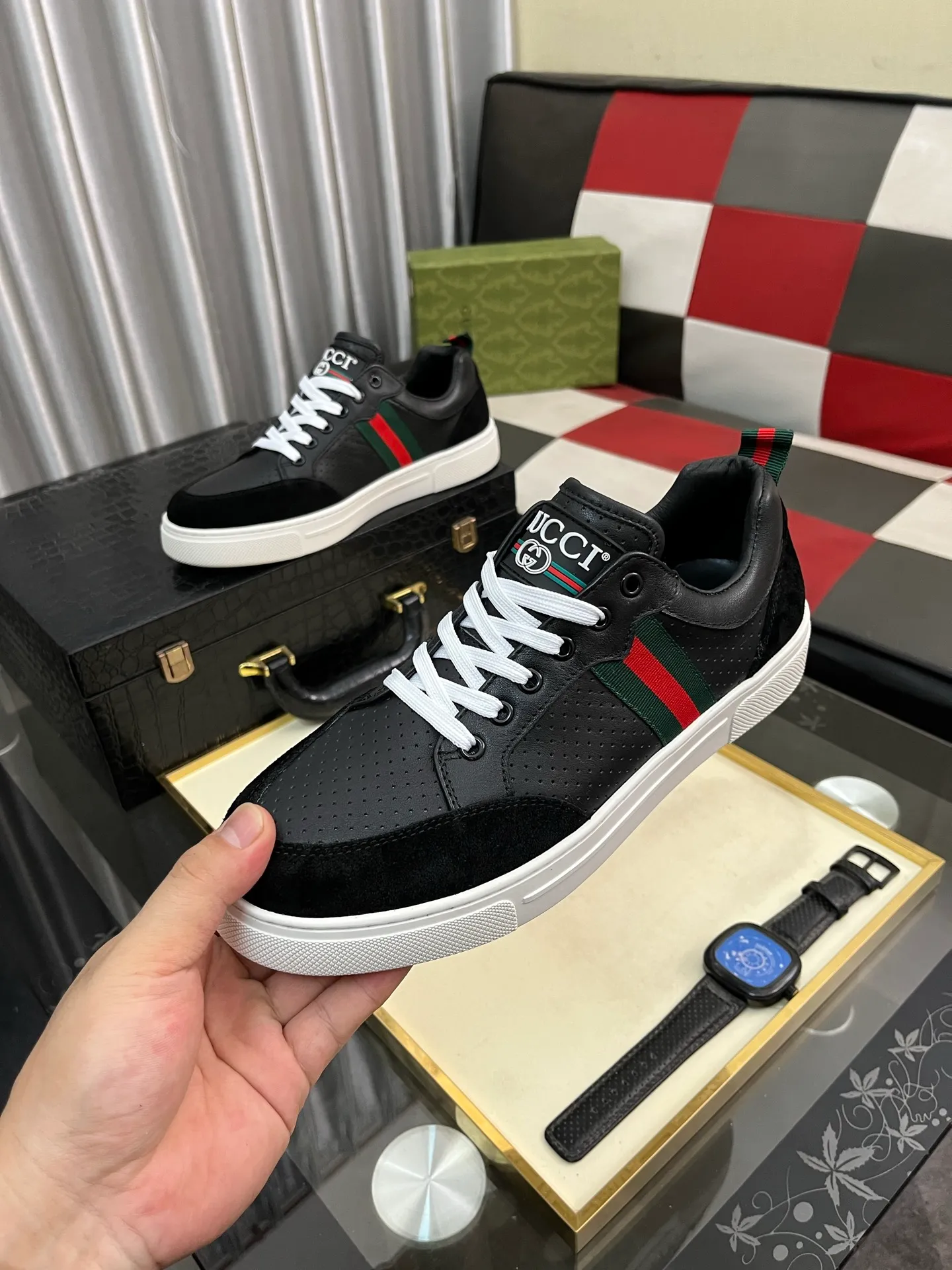 Men's shoes 💰420⌚️⌚️ (GUCCI) Gucci official website men's casual shoes synchronization style, the upper is made of cowhide with imported new brand elements Gucci, showing a good atmosphere, simple design and slip-on style, super versatile, 🐑 leather lining, air-cushion rubber outsole, size 38-442️⃣ colors available